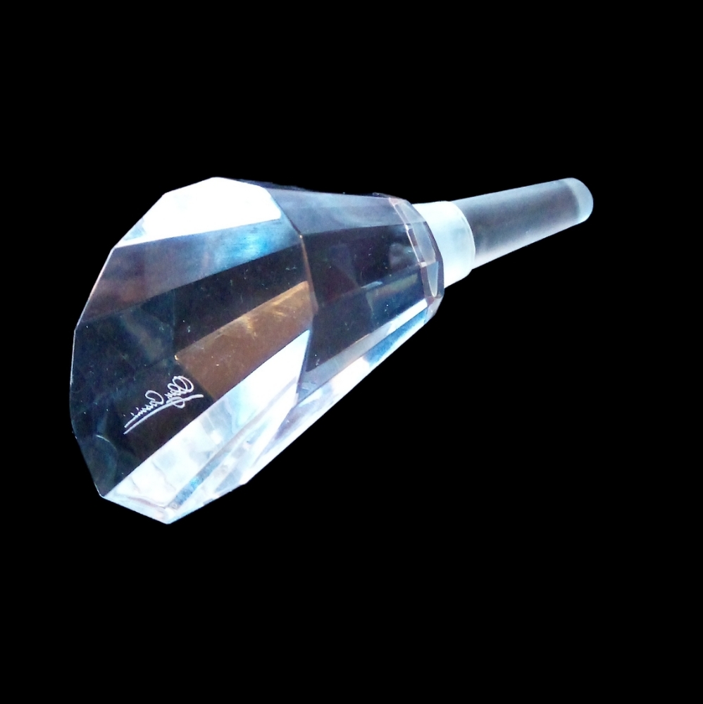 OLEG CASSINI CLEAR CRYSTAL BOTTLE STOPPER.